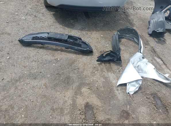 2T1BURHE0HC810568 2017 TOYOTA COROLLA Серебряный 