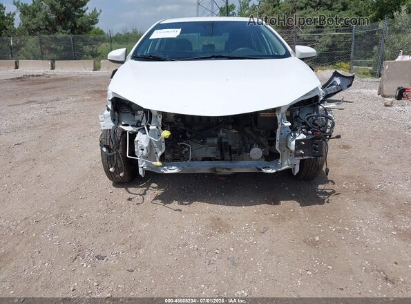 2T1BURHE0JC030365 2018 TOYOTA COROLLA Белый Вид спереди