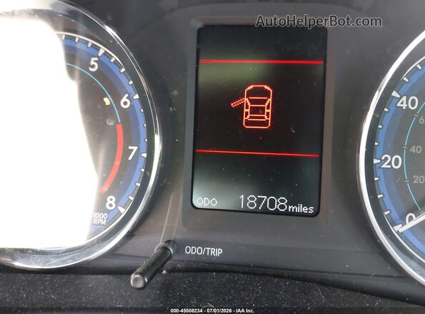 2T1BURHE0JC030365 2018 TOYOTA COROLLA Белый 