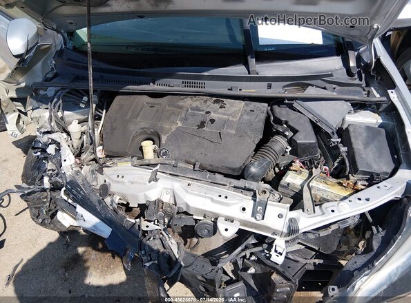 2T1BURHE0JC058540 2018 TOYOTA COROLLA Silver Rear view