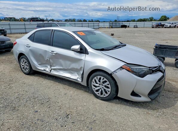 2T1BURHE0JC076200 2018 TOYOTA COROLLA Silver Front right
