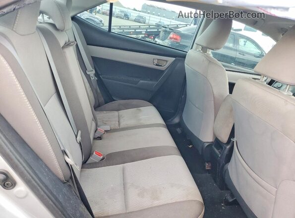 2T1BURHE0JC076200 2018 TOYOTA COROLLA Silver Rear seats view