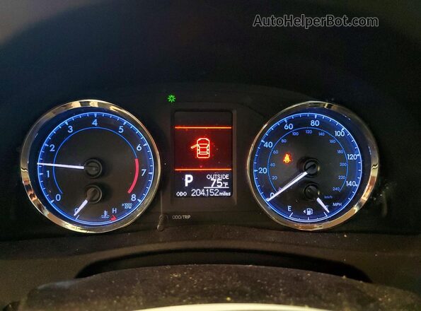 2T1BURHE0JC108160 2018 TOYOTA COROLLA Silver Vista del cuadro de instrumentos