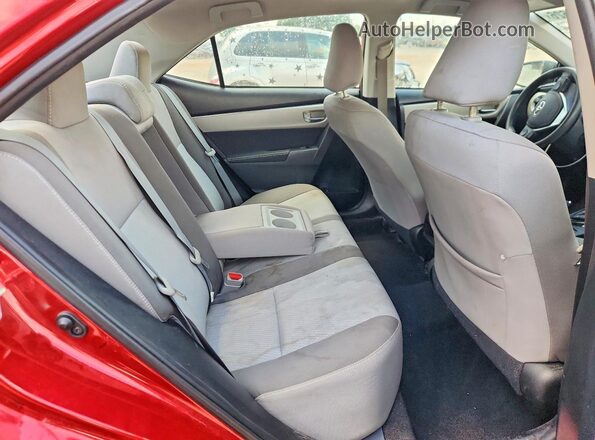 2T1BURHE0JC966339 2018 TOYOTA COROLLA Red Widok tylnych siedzeń