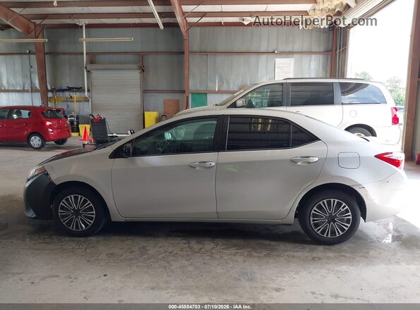 2T1BURHE1GC527059 2016 TOYOTA COROLLA Silver Widok wnętrza z tyłu
