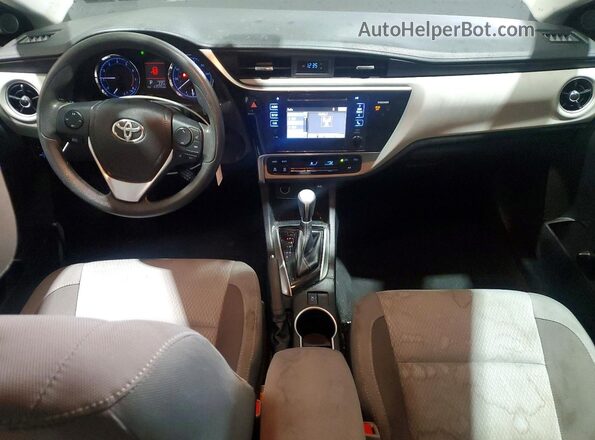 2T1BURHE1HC805931 2017 TOYOTA COROLLA Charcoal Vista del salpicadero