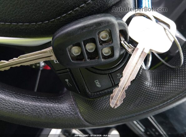 2T1BURHE1HC918696 2017 TOYOTA COROLLA Red Widok deski rozdzielczej