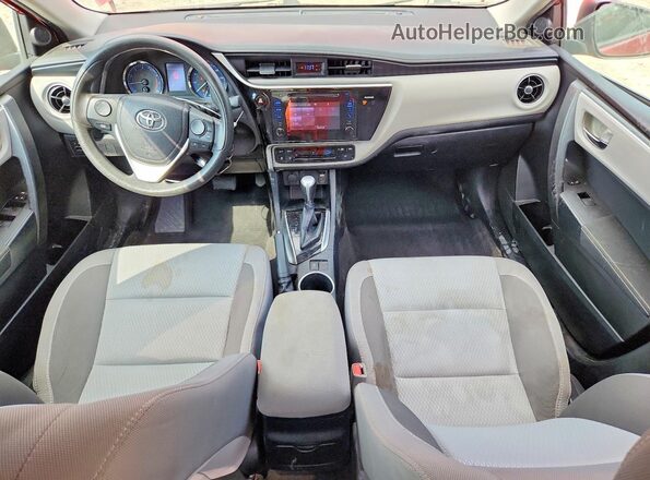 2T1BURHE1HC949057 2017 TOYOTA COROLLA Red Vista del salpicadero