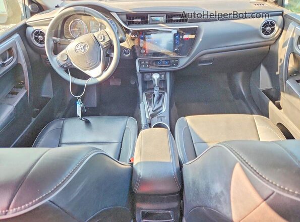 2T1BURHE1JC000162 2018 TOYOTA COROLLA Charcoal Вид панелі приладів