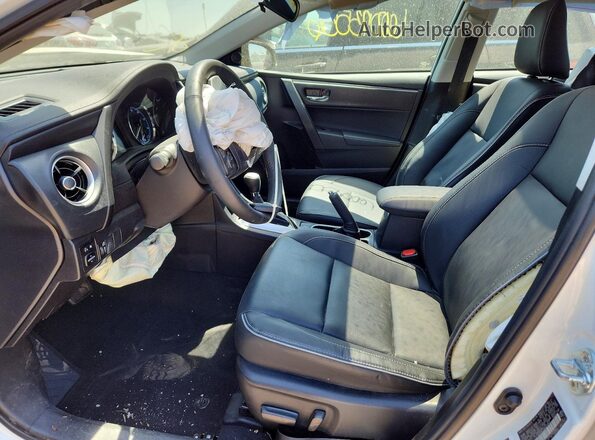 2T1BURHE1JC000842 2018 TOYOTA COROLLA White Widok wnętrza z przodu