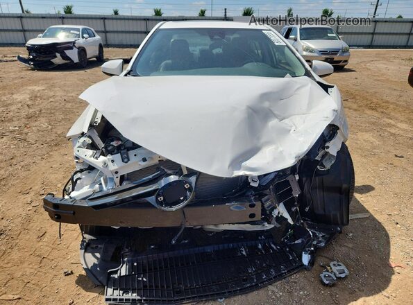 2T1BURHE1JC000842 2018 TOYOTA COROLLA White Widok z przodu