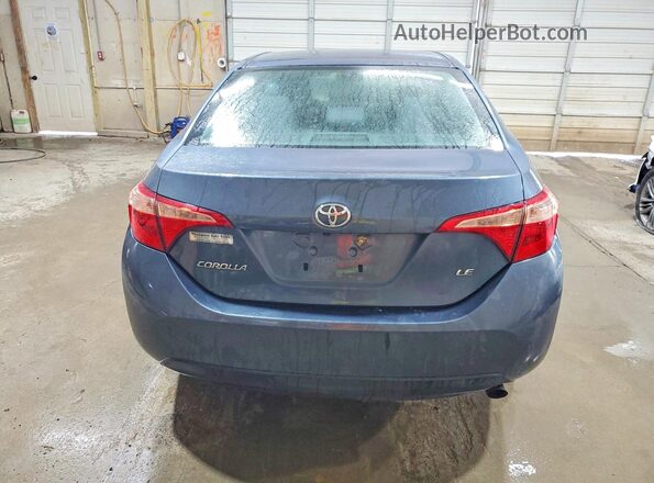 2T1BURHE1JC031833 2018 TOYOTA COROLLA Blue Вид ззаду