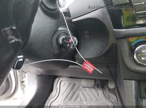 2T1BURHE2GC525384 2016 TOYOTA COROLLA Silver Вид панелі приладів