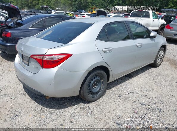 2T1BURHE2HC826786 2017 TOYOTA COROLLA Серебряный Задняя правая четверть