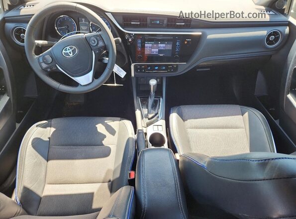 2T1BURHE2HC923776 2017 TOYOTA COROLLA Черный Вид панели приборов