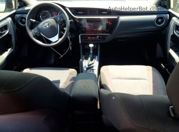 2T1BURHE2JC052321 2018 TOYOTA COROLLA Brown Widok deski rozdzielczej