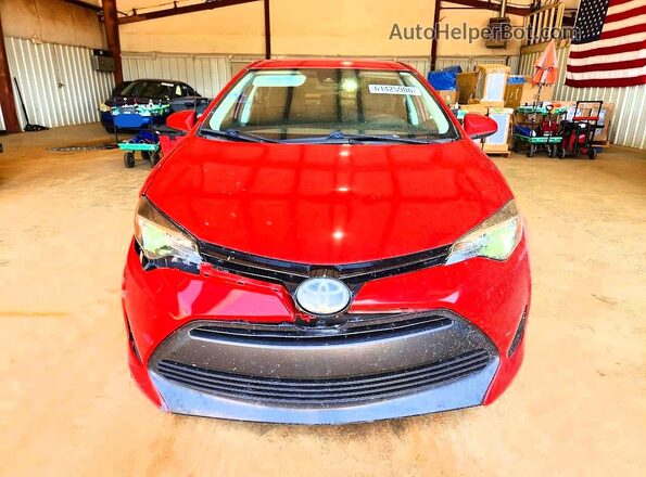 2T1BURHE2JC123422 2018 TOYOTA COROLLA Red Widok z przodu