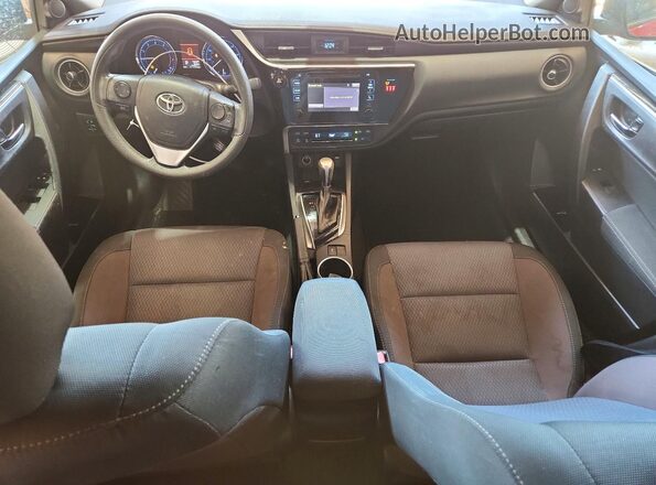 2T1BURHE2JC123422 2018 TOYOTA COROLLA Red Widok deski rozdzielczej