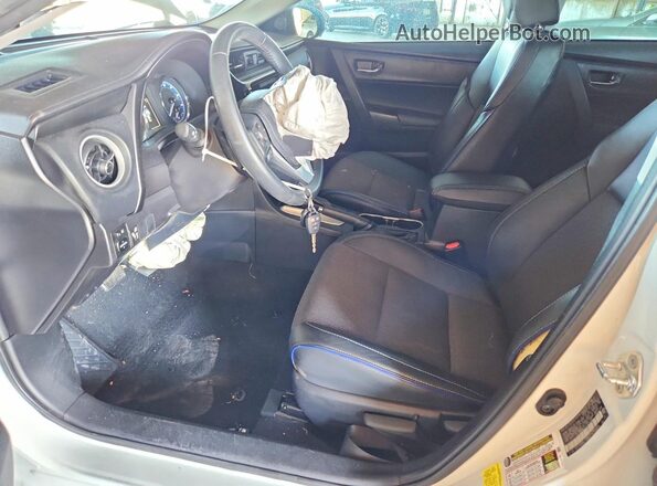 2T1BURHE2JC973132 2018 TOYOTA COROLLA Белый Вид салона спереди