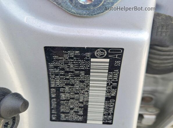 2T1BURHE2KC136009 2019 TOYOTA COROLLA Silver Vista del compartimento del motor