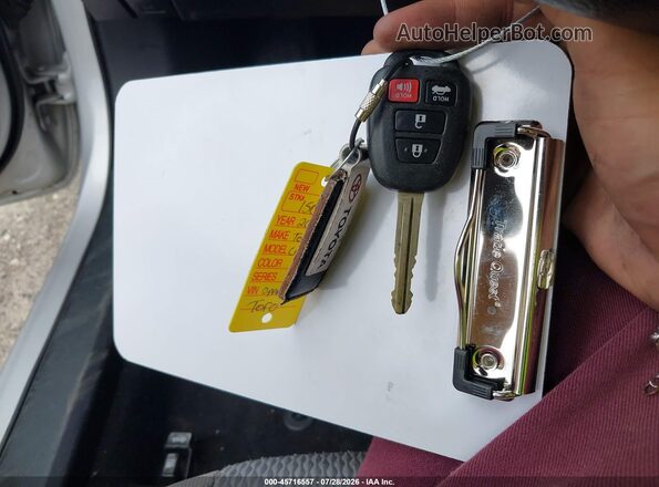 2T1BURHE3GC547622 2016 TOYOTA COROLLA Silver Вид панелі приладів