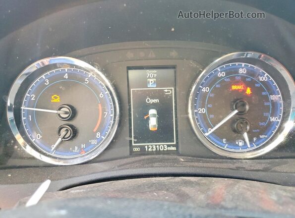 2T1BURHE3HC797315 2017 TOYOTA COROLLA Silver Widok zestawu wskaźników