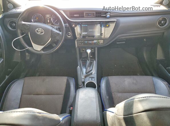 2T1BURHE3HC797315 2017 TOYOTA COROLLA Silver Widok deski rozdzielczej