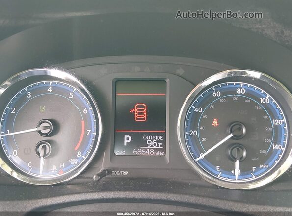 2T1BURHE3HC815649 2017 TOYOTA COROLLA Red Widok tylnych siedzeń