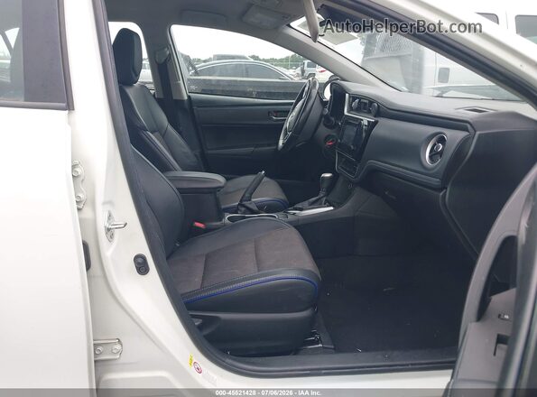 2T1BURHE3HC929814 2017 TOYOTA COROLLA Белый Вид салона спереди