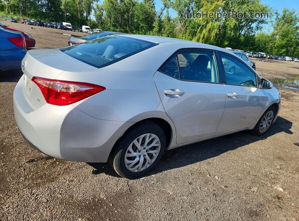 2T1BURHE3JC086798 2018 TOYOTA COROLLA Silver Trasero derecho