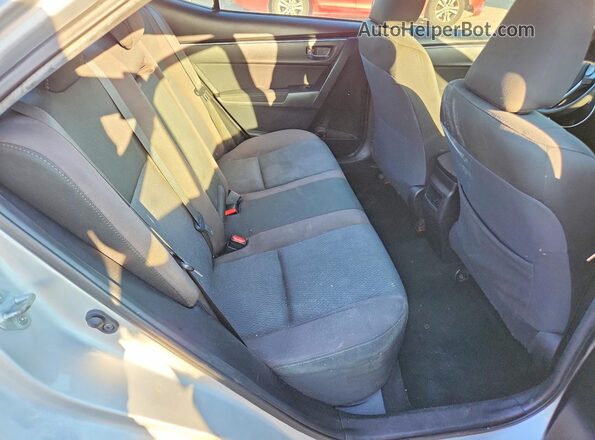 2T1BURHE3JC103115 2018 TOYOTA COROLLA Gray Vista de los asientos traseros