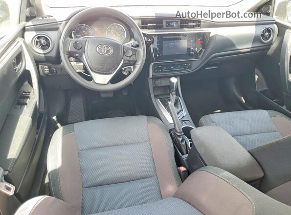 2T1BURHE3KC173831 2019 TOYOTA COROLLA Silver Dashboard view