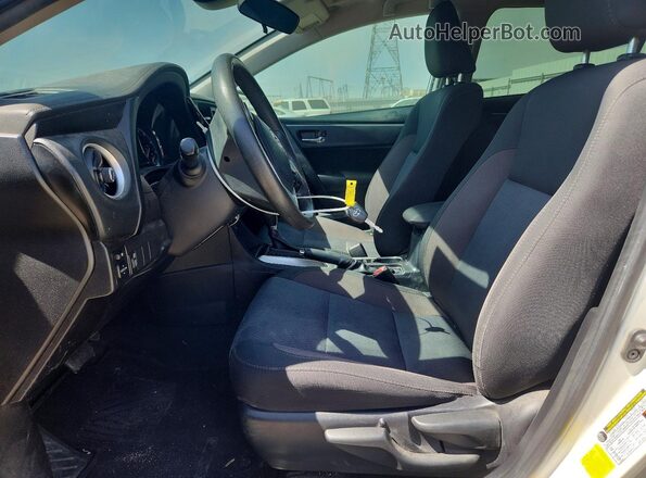 2T1BURHE3KC235664 2019 TOYOTA COROLLA Белый Вид салона спереди
