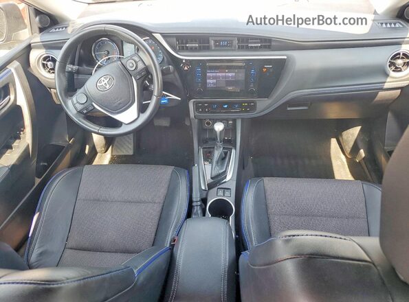 2T1BURHE4HC935282 2017 TOYOTA COROLLA Синий Вид панели приборов