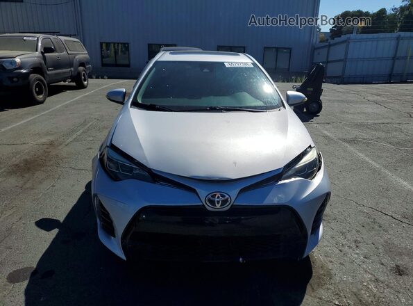 2T1BURHE4JC008028 2018 TOYOTA COROLLA Silver Դիմացի տեսք