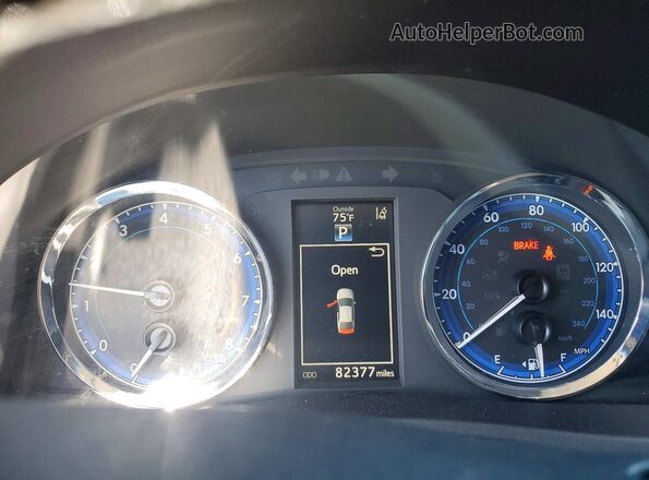 2T1BURHE4JC008028 2018 TOYOTA COROLLA Silver Սարքավորումների վահանակի տեսք