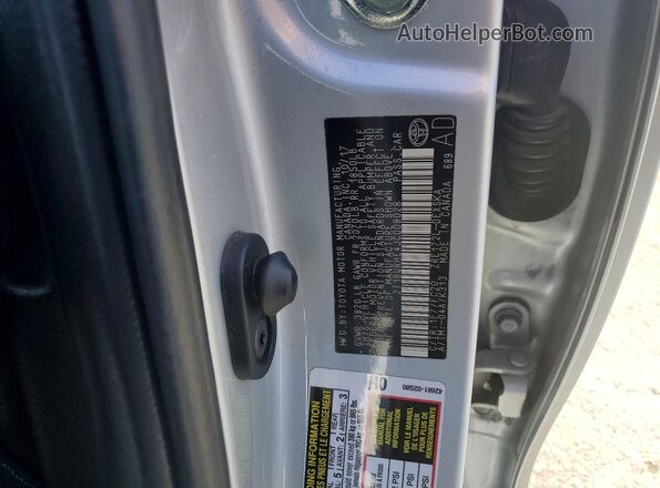 2T1BURHE4JC008028 2018 TOYOTA COROLLA Silver Շարժիչի բաժամունքի տեսք