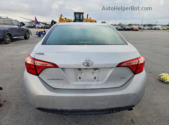 2T1BURHE4JC029042 2018 TOYOTA COROLLA Silver Հետևի տեսք