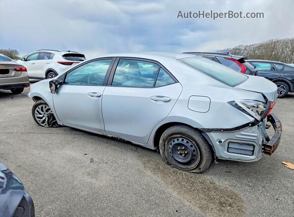 2T1BURHE4JC071047 2018 TOYOTA COROLLA Серебряный Задняя левая четверть