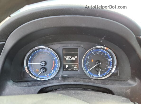 2T1BURHE4JC071047 2018 TOYOTA COROLLA Серебряный 