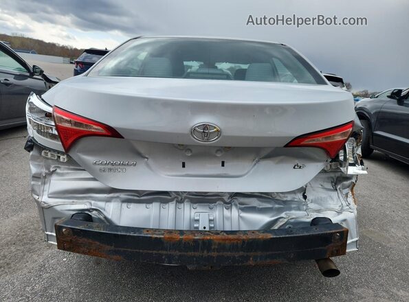 2T1BURHE4JC071047 2018 TOYOTA COROLLA Серебряный 