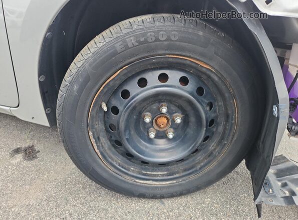 2T1BURHE4JC071047 2018 TOYOTA COROLLA Серебряный 