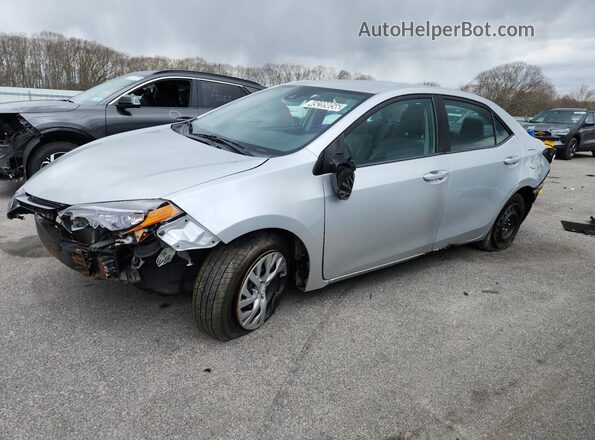 2T1BURHE4JC071047 2018 TOYOTA COROLLA Серебряный 