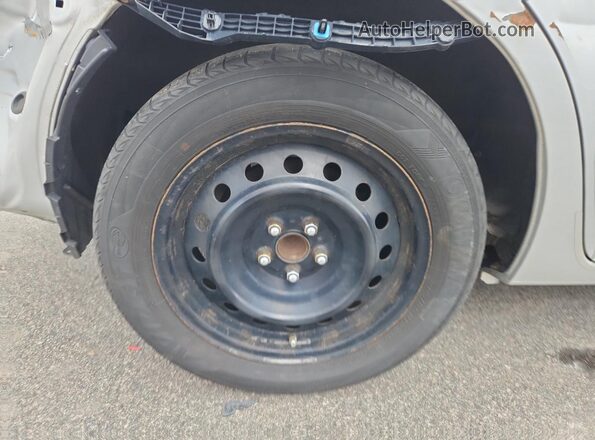 2T1BURHE4JC071047 2018 TOYOTA COROLLA Серебряный 