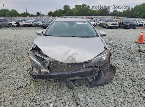 2T1BURHE4JC115192 2018 TOYOTA COROLLA Silver Widok z przodu