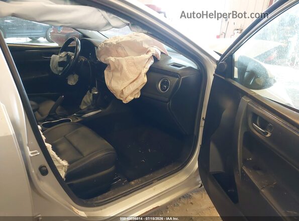 2T1BURHE4JC123308 2018 TOYOTA COROLLA Silver Front interior view