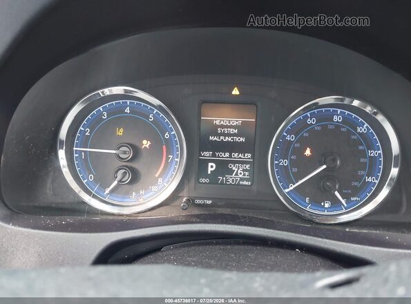 2T1BURHE4JC964125 2018 TOYOTA COROLLA Red Widok tylnych siedzeń