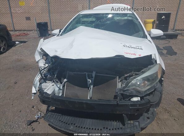 2T1BURHE5GC577639 2016 TOYOTA COROLLA White Widok z przodu