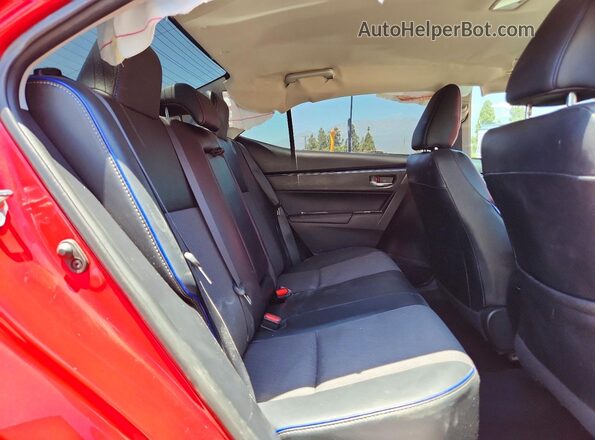 2T1BURHE5HC850029 2017 TOYOTA COROLLA Red Widok tylnych siedzeń