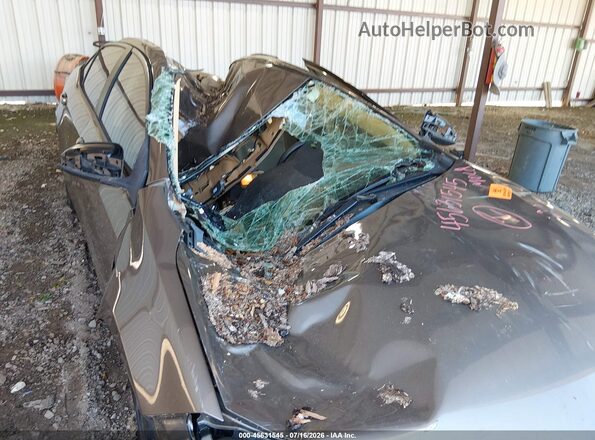 2T1BURHE5JC009477 2018 TOYOTA COROLLA Серый Вид спереди